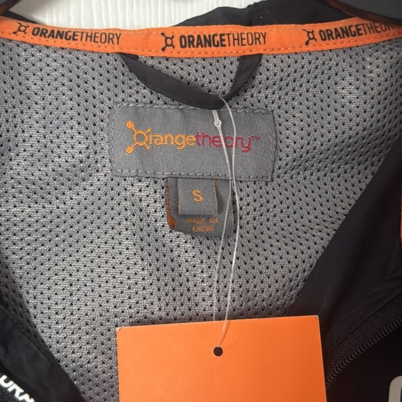 NWT Orangetheory Black and Orange Jacket windbreaker with front pocket small - Picture 2 of 5